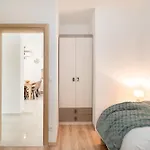 Pensjonat Outstanding Island Getaway Ribarska Srica 4*