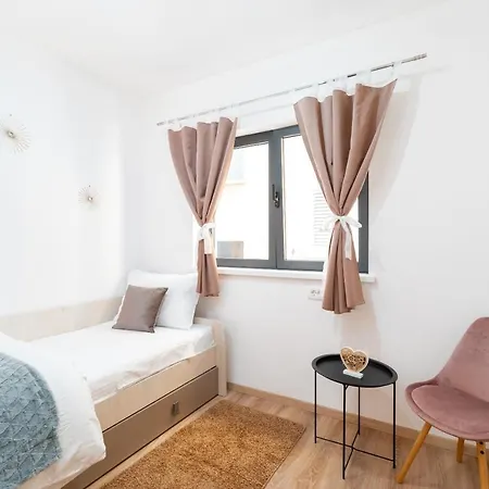 Outstanding Island Getaway Ribarska Srica