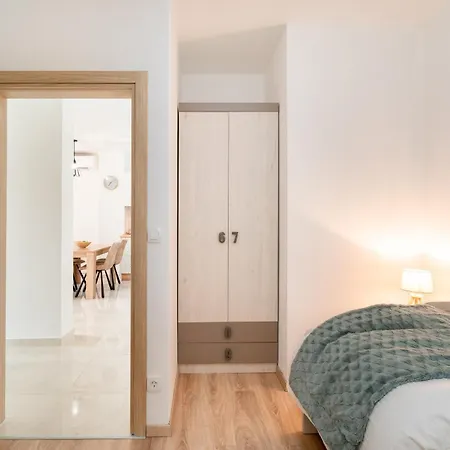 Guest house Outstanding Island Getaway Ribarska Srica 4*