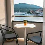 Outstanding Island Getaway Ribarska Srica 4* ヴェラ・ルカ