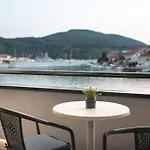 Outstanding Island Getaway Ribarska Srica 4*