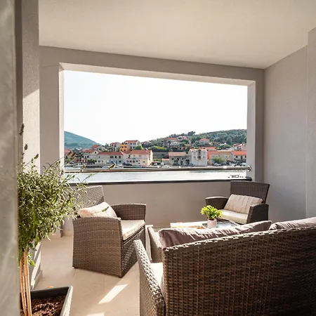 Outstanding Island Getaway Ribarska Srica בית הארחה 4*