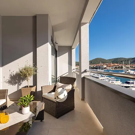 Outstanding Island Getaway Ribarska Srica Guest house 4*